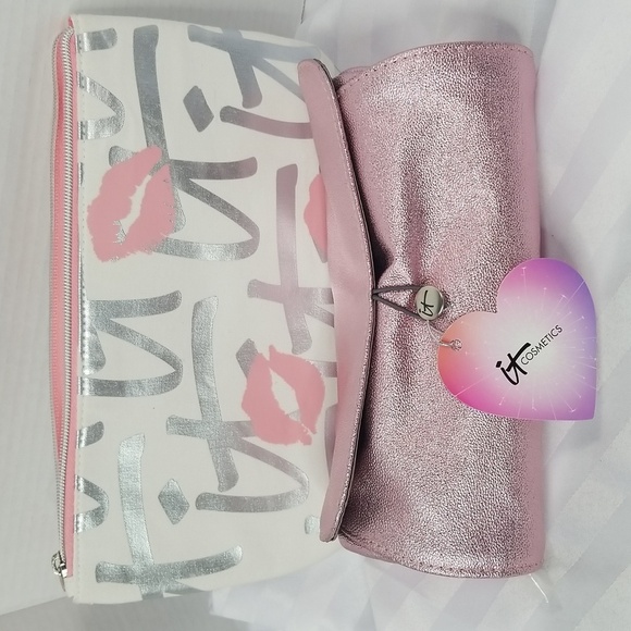 IT COSMETICS SET OF 2 - 1 BRUSH/COSMETIC CASE -1LGE COSMETIC BAG - Picture 1 of 8